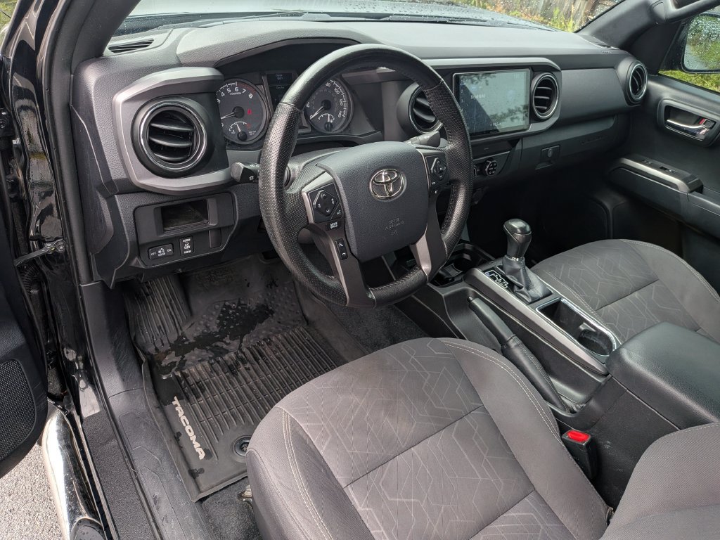 Used 2016 Toyota Tacoma TRD Sport w/ Towing Package RWD image 11