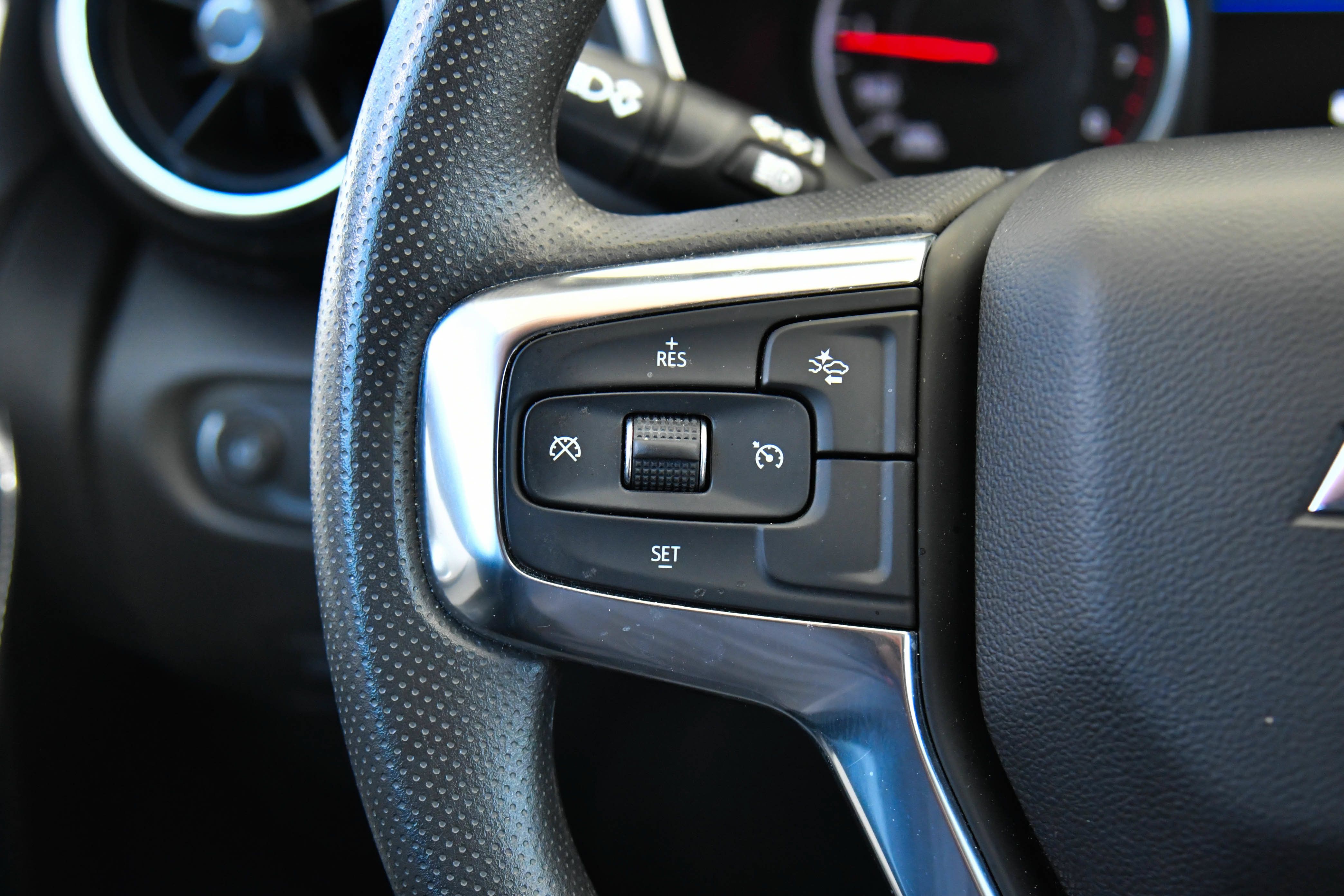 Used 2025 Chevrolet Blazer LT FWD image 30