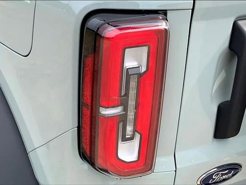 Used 2022 Ford Bronco Badlands image 28