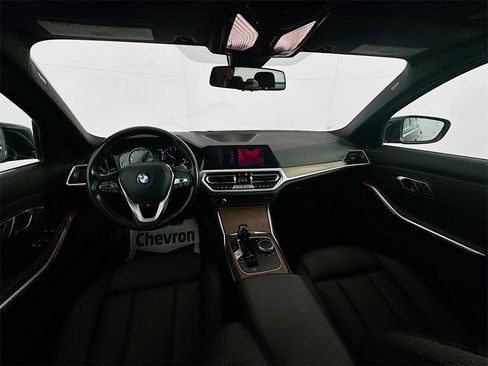 Used 2020 BMW 330i xDrive Sedan w/ Convenience Package image 23