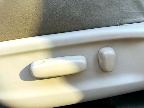 Used 2011 Toyota Camry LE w/ LE Extra-Value Pkg image 15