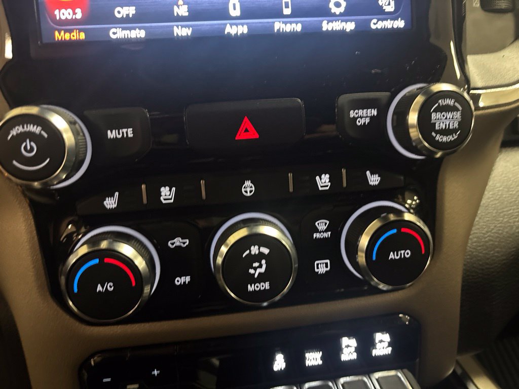 Used 2021 RAM 1500 Laramie AWD/4WD image 12