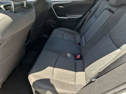 Used 2021 Toyota RAV4 XLE AWD/4WD image 22