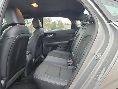 Used 2023 Kia Forte GT-Line w/ GT-Line Technology Package image 12