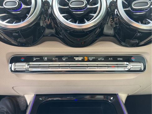 Used 2022 Mercedes-Benz GLB 250 image 31