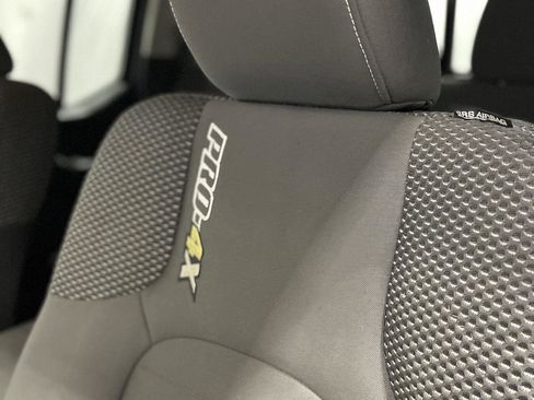 Used 2019 Nissan Frontier PRO-4X image 6