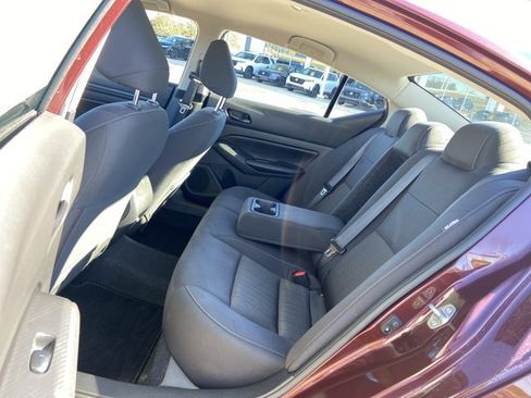 Used 2024 Nissan Altima 2.5 SV image 15