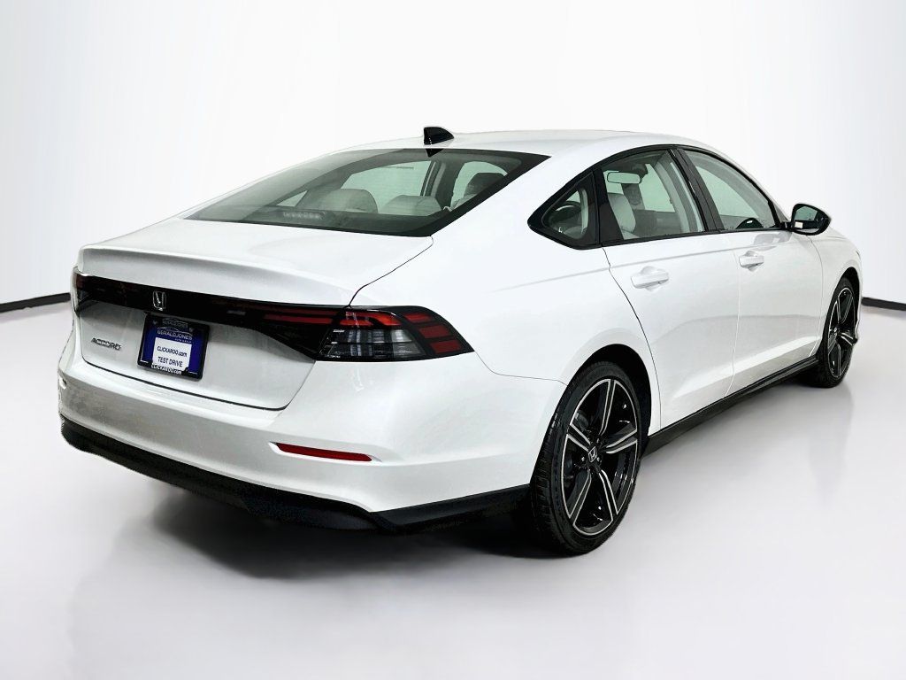 Used 2026 Honda Accord SE image 7