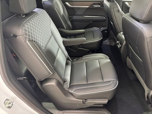 New 2026 GMC Acadia Denali w/ Super Cruise Package image 15