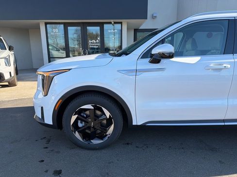 New 2026 Kia Sorento EX AWD/4WD image 10