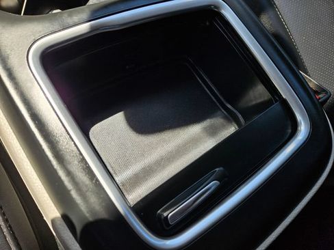 Used 2024 Chrysler Pacifica Touring-L FWD image 33