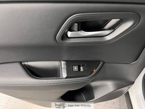 Used 2025 Nissan Rogue SV AWD/4WD image 28