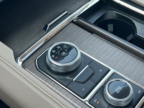 Used 2024 Ford Expedition Max Limited image 24