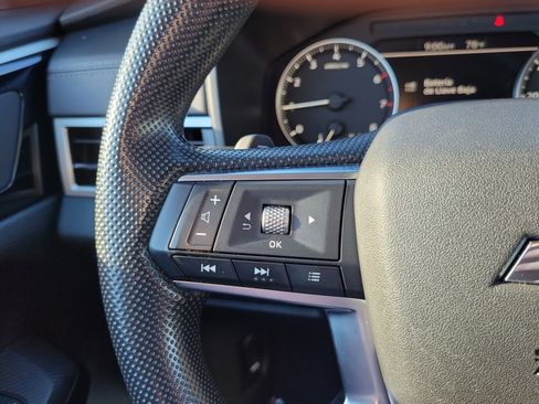 Used 2024 Mitsubishi Outlander ES image 17