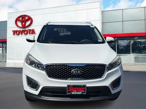 Used 2017 Kia Sorento FWD w/ LX Convenience Package image 13
