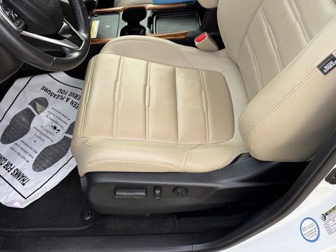 Used 2020 Honda CR-V Touring image 18