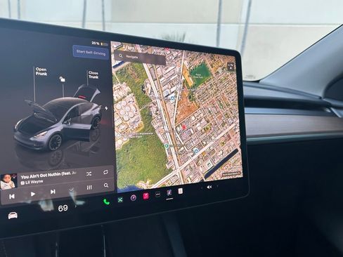 Used 2024 Tesla Model Y Long Range image 23