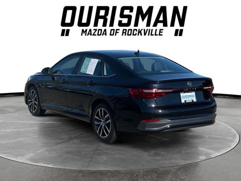 Used 2025 Volkswagen Jetta SE image 4