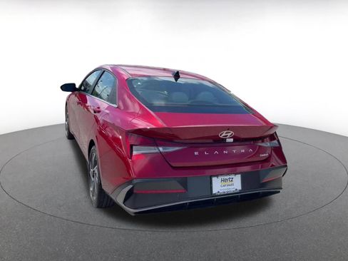 Used 2025 Hyundai Elantra Limited FWD image 9