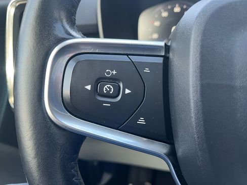 Used 2020 Volvo XC40 T5 Inscription image 16