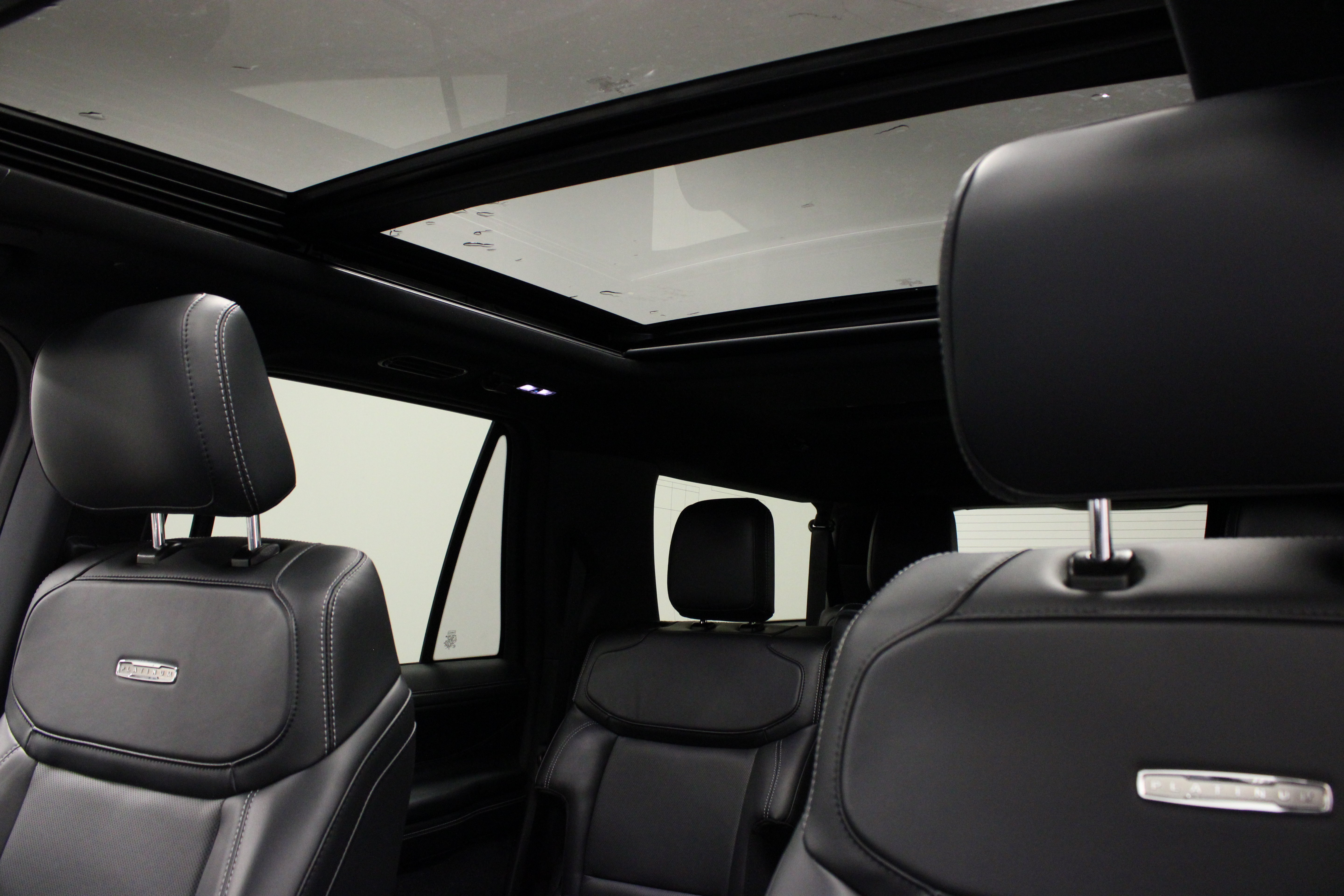 Used 2025 Ford Expedition Max Platinum w/ Stealth Performance Package AWD/4WD image 10