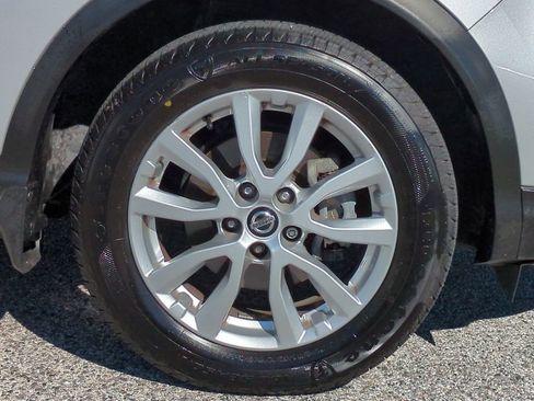 Used 2020 Nissan Rogue Sport SV image 11