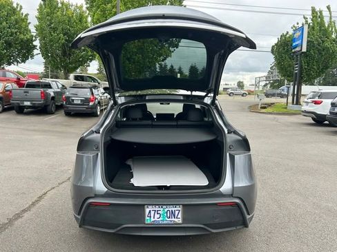 Used 2026 Tesla Model Y Long Range AWD/4WD image 7