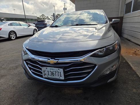 Used 2024 Chevrolet Malibu LT FWD image 2