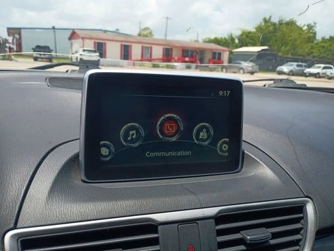 Used 2015 MAZDA MAZDA3 i Touring w/ Technology Package FWD image 11