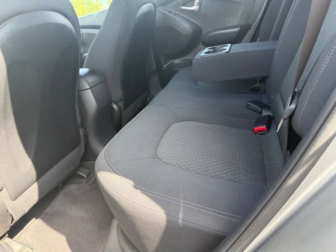Used 2011 Hyundai Tucson GL FWD image 9