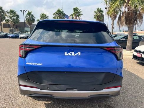 New 2026 Kia Sportage EX w/ EX Panorama Roof Package FWD image 6