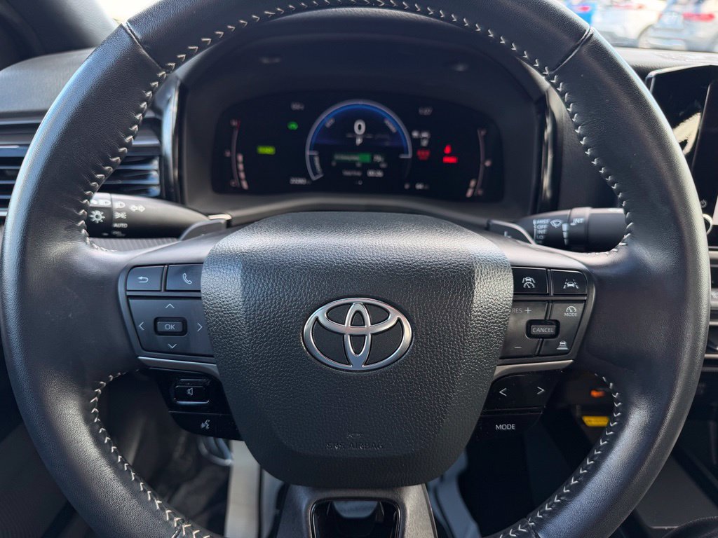 Used 2025 Toyota Camry SE w/ Convenience Package FWD image 24