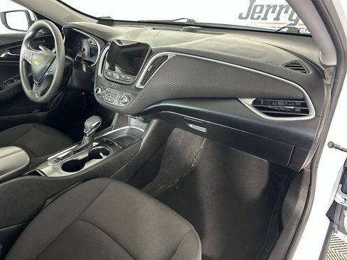 Used 2025 Chevrolet Malibu LT FWD image 29