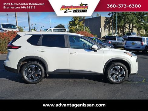 Used 2024 Nissan Rogue SV image 6