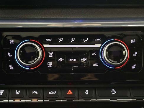 Used 2024 GMC Sierra 2500 Denali w/ Denali Reserve Package image 45