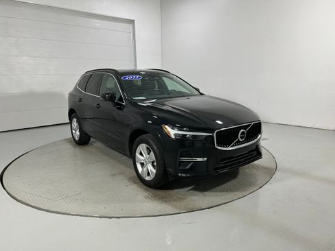 Used 2022 Volvo XC60 B5 Momentum AWD/4WD image 3