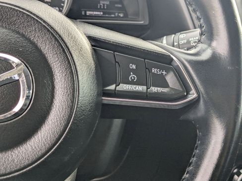 Used 2018 MAZDA MAZDA3 Touring image 19