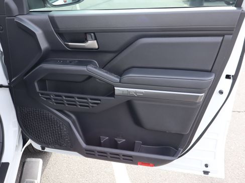 Used 2025 Toyota Tacoma TRD Sport image 38