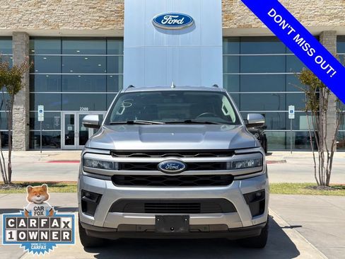 Used 2023 Ford Expedition XLT RWD image 2