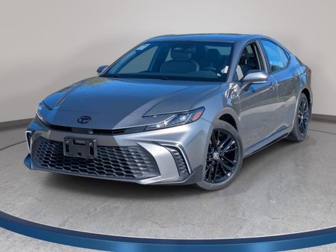 Used 2025 Toyota Camry SE w/ Convenience Package AWD/4WD image 1