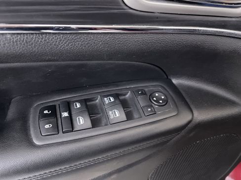 Used 2022 Jeep Grand Cherokee Limited image 11