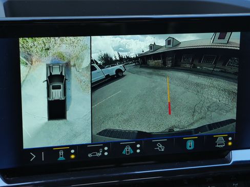 Used 2025 Chevrolet Silverado 2500 ZR2 w/ Technology Package image 14