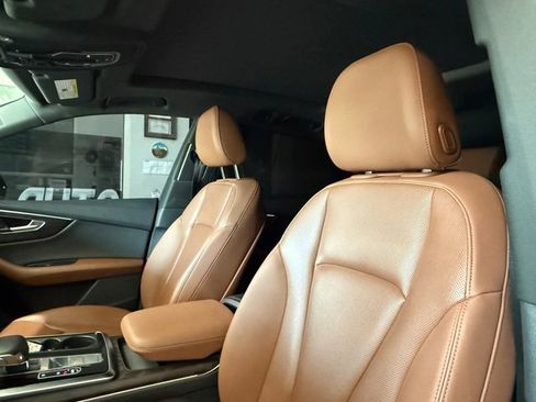 Used 2019 Audi Q8 Prestige w/ Towing Package image 4