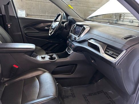 Used 2024 GMC Terrain SLT AWD/4WD image 29