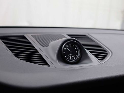 Used 2023 Porsche Macan Turbo image 18