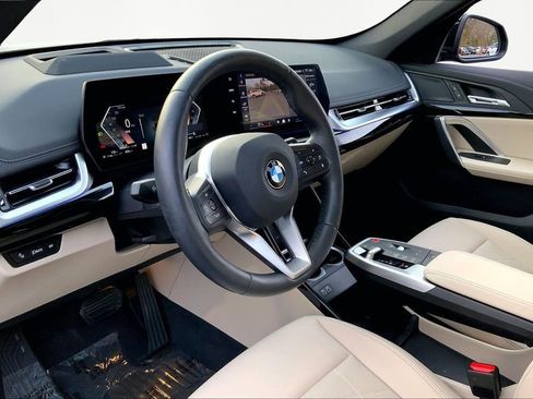 Used 2025 BMW X1 xDrive28i w/ Technology Package image 12