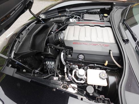 Used 2019 Chevrolet Corvette Stingray Coupe w/ 1LT RWD image 17