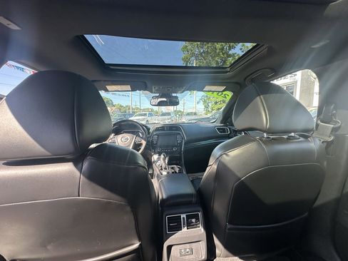 Used 2019 Nissan Maxima SR w/ Premium Package FWD image 16