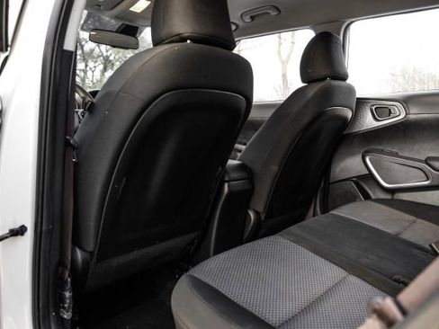 Used 2022 Kia Soul LX w/ Technology Package image 32