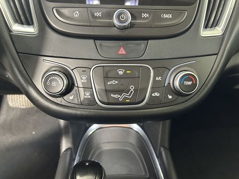 Used 2017 Chevrolet Malibu LT w/ Leather Package image 23